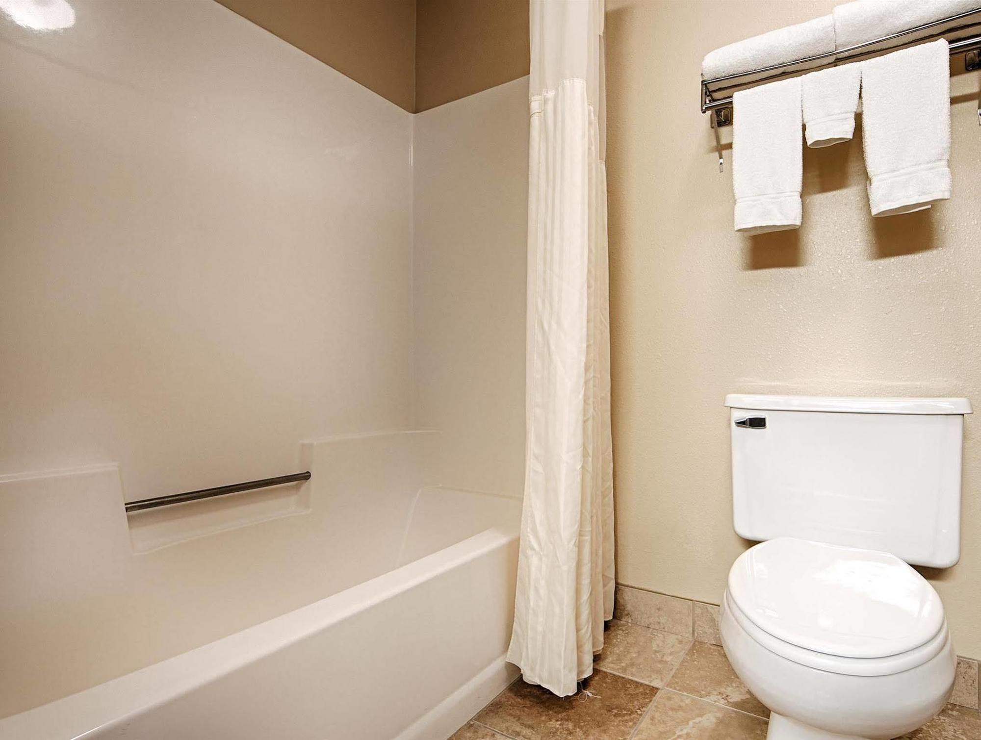 Western Empire Towers 3* Sioux Falls