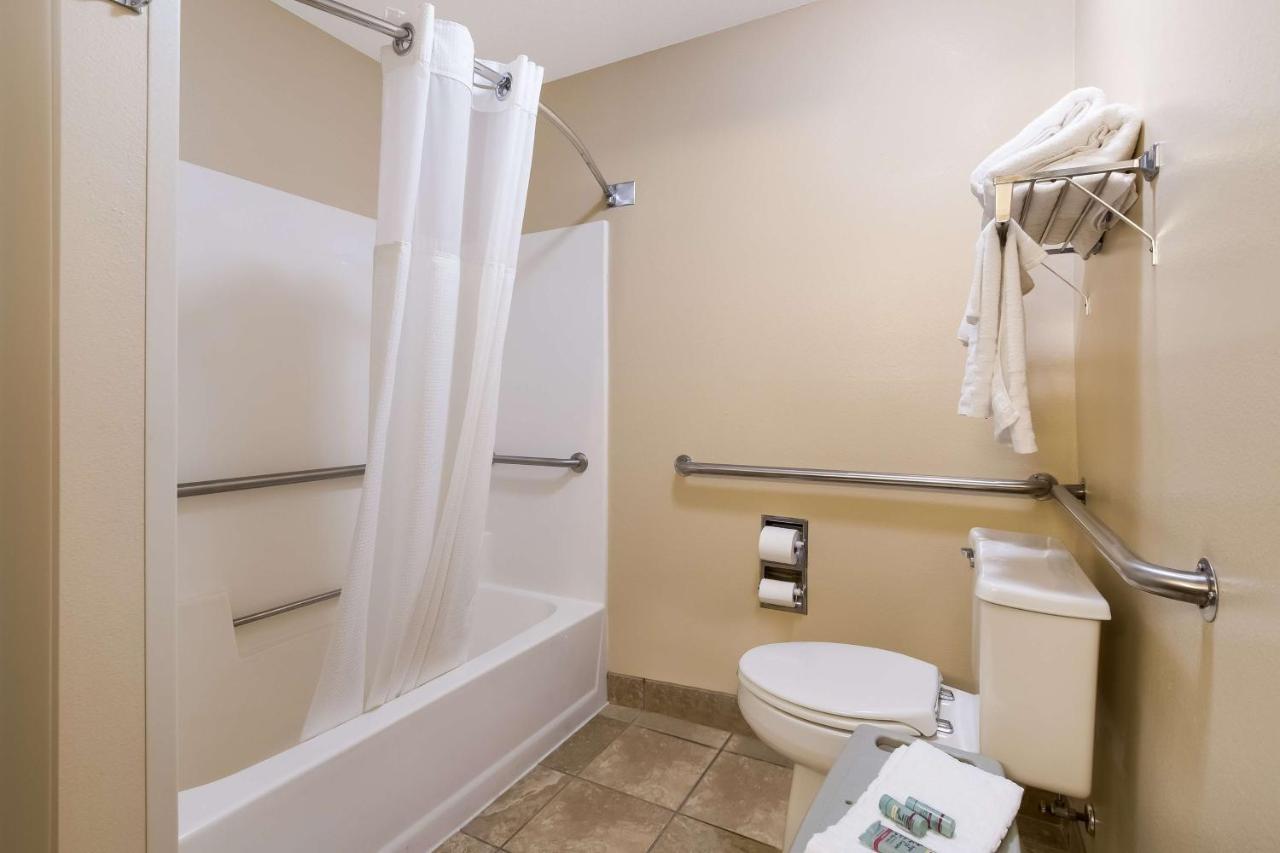 Hotel Western Empire Towers 3*
