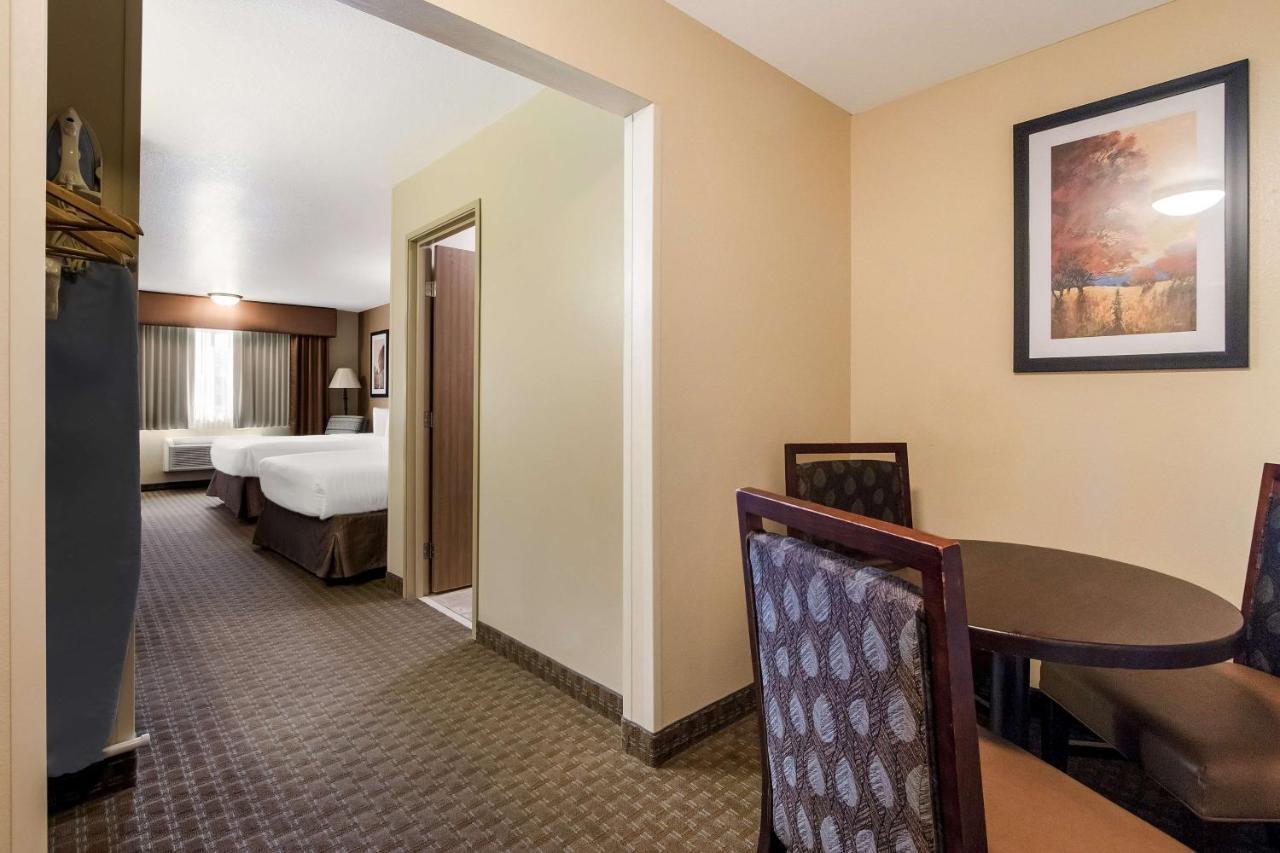 Western Empire Towers 3* Sioux Falls