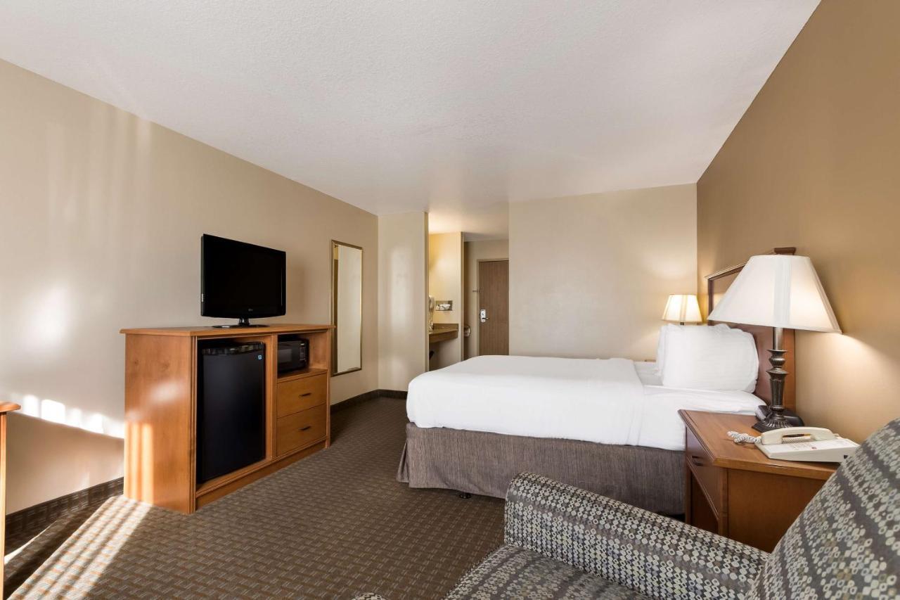 Western Empire Towers Sioux Falls