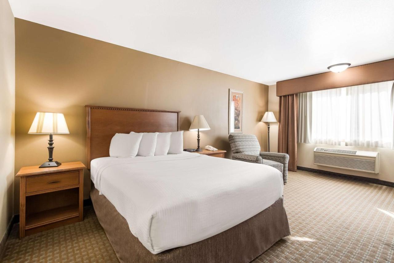 Western Empire Towers Hotel