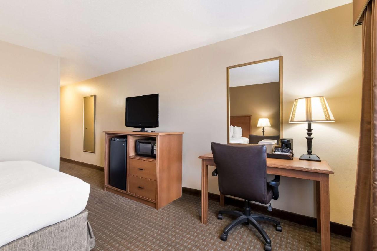 Western Empire Towers Hotel 3*