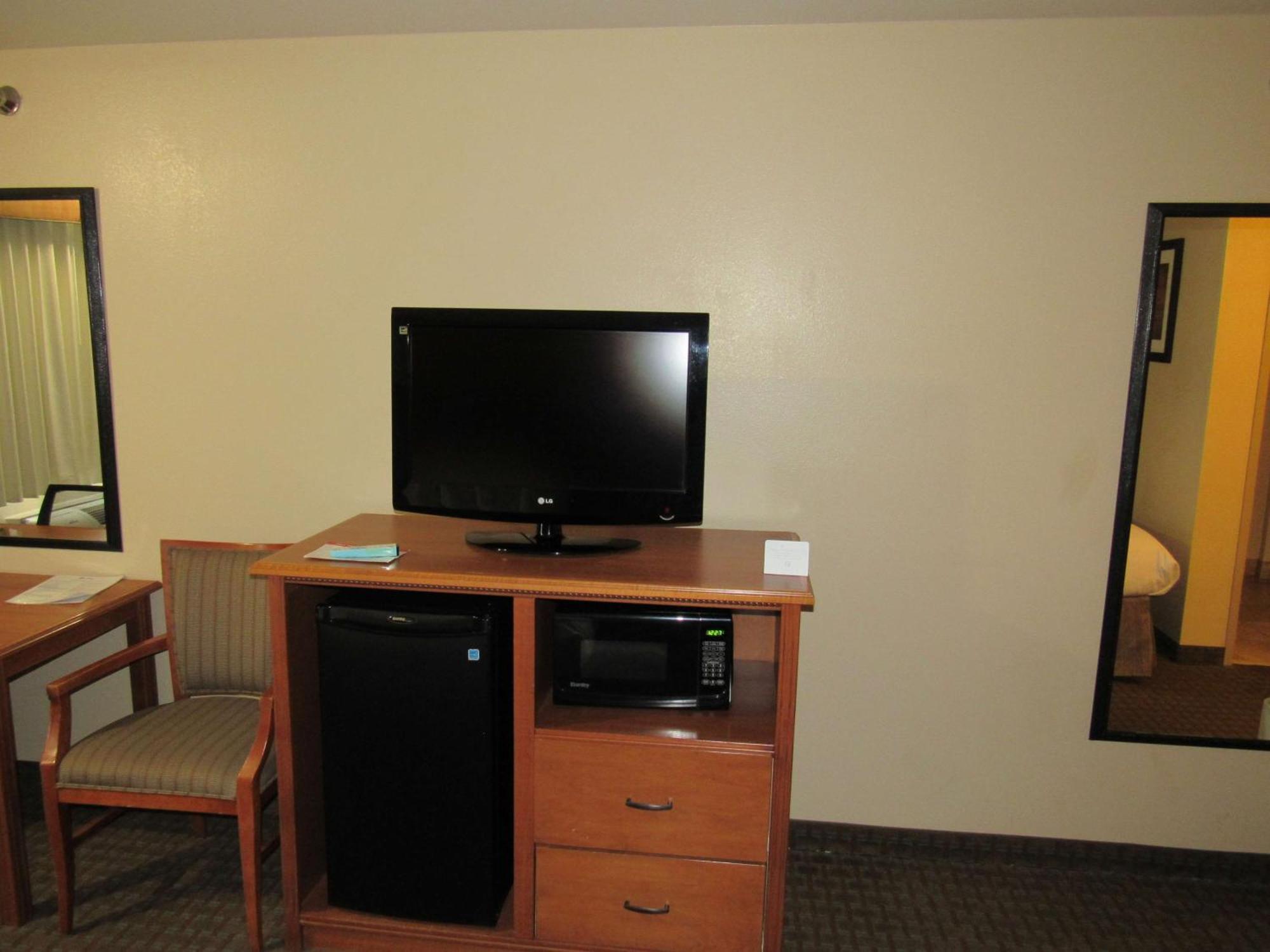 Hotel Western Empire Towers 3*