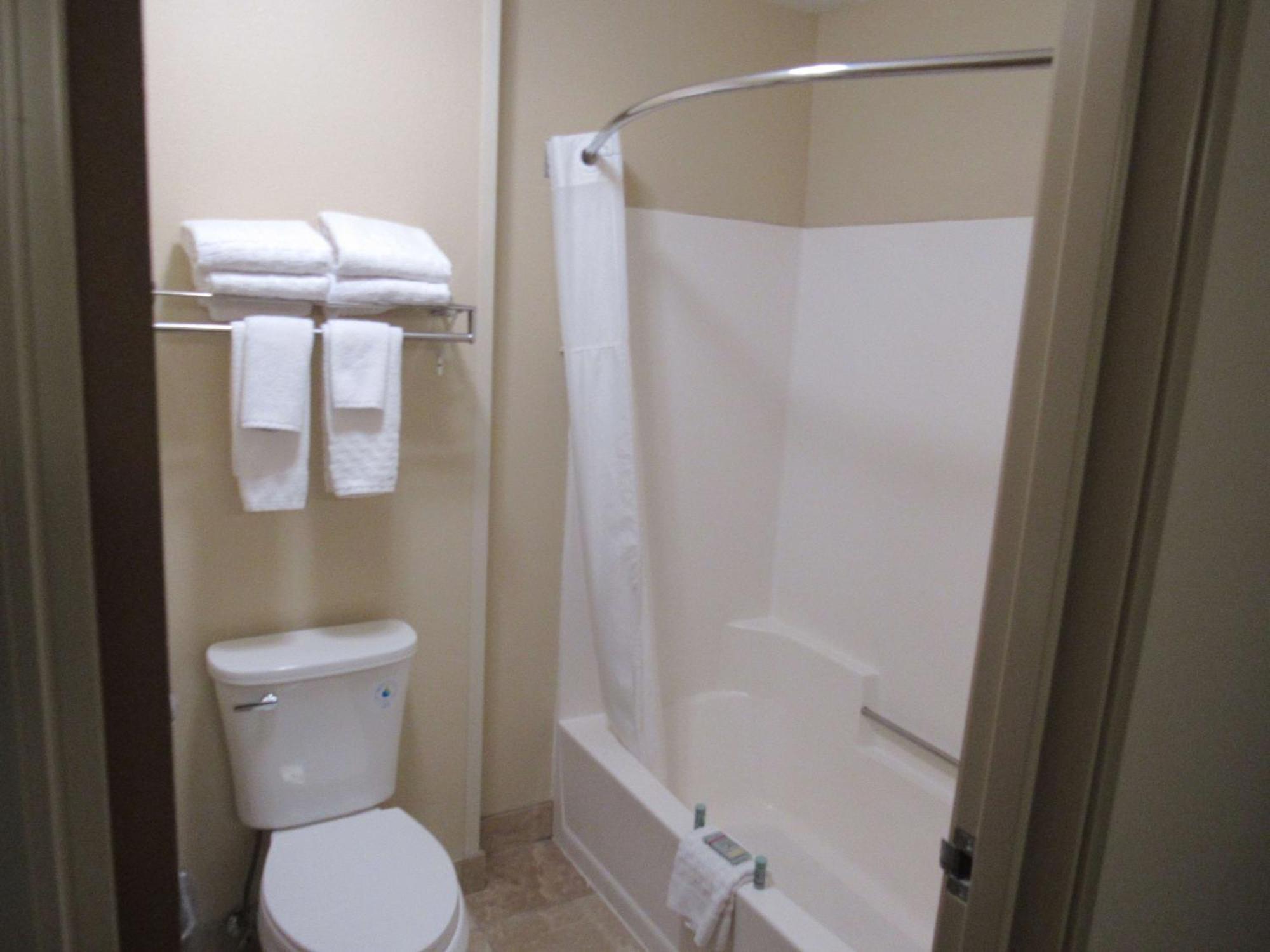Hotel Western Empire Towers 3*