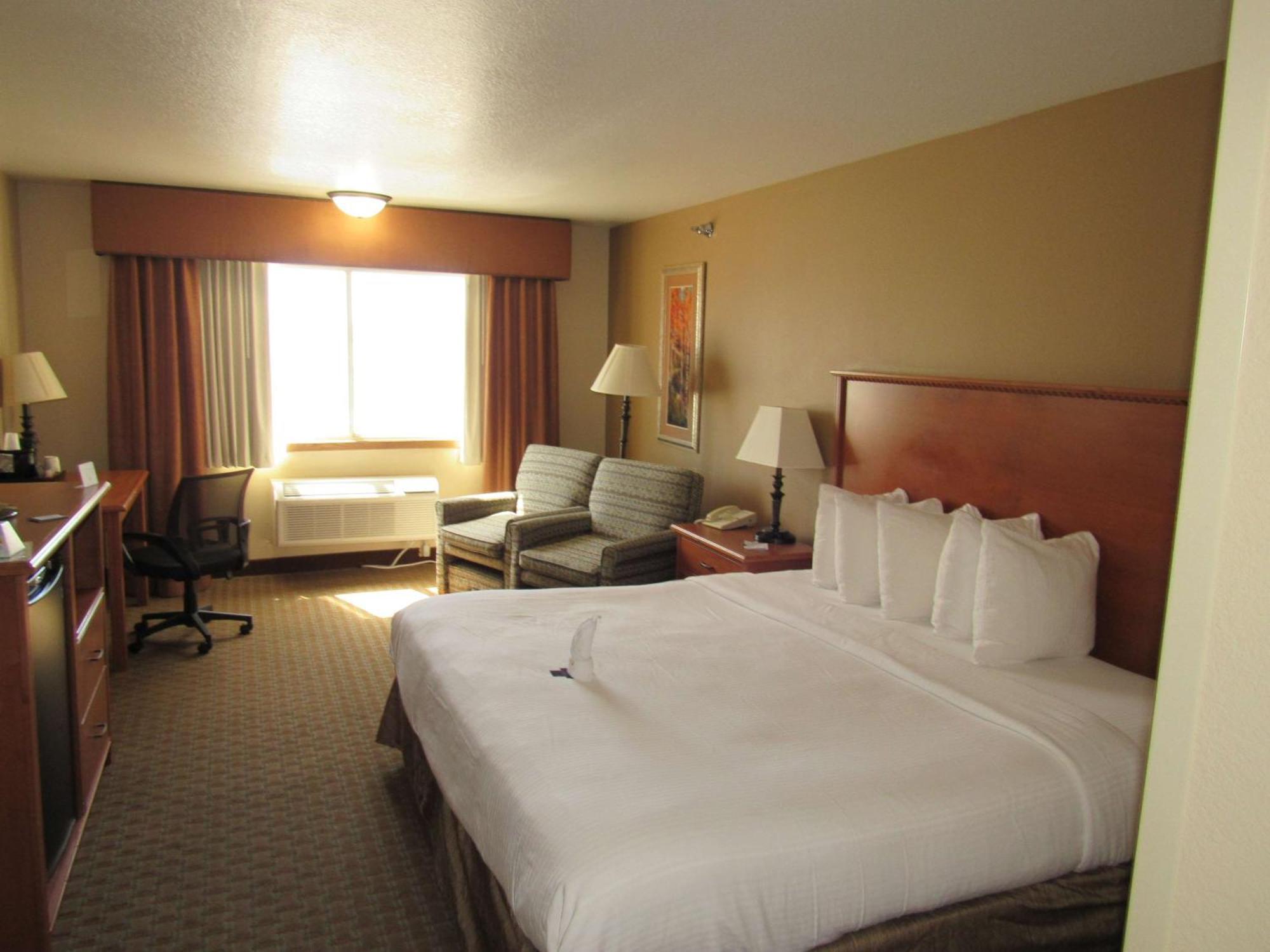 Hotel Western Empire Towers